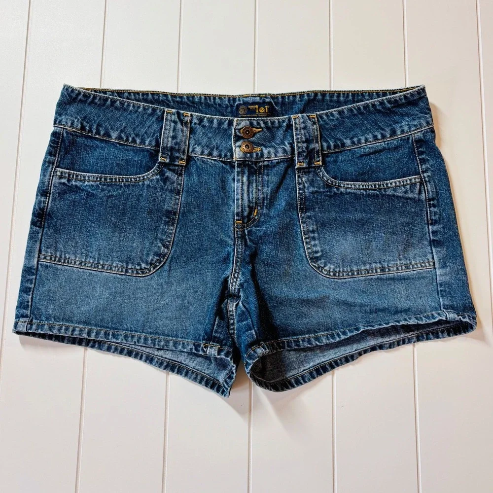 Vintage Women's Y2K Low Rise Denim Shorts Medium Wash Utility Pocket Size 18